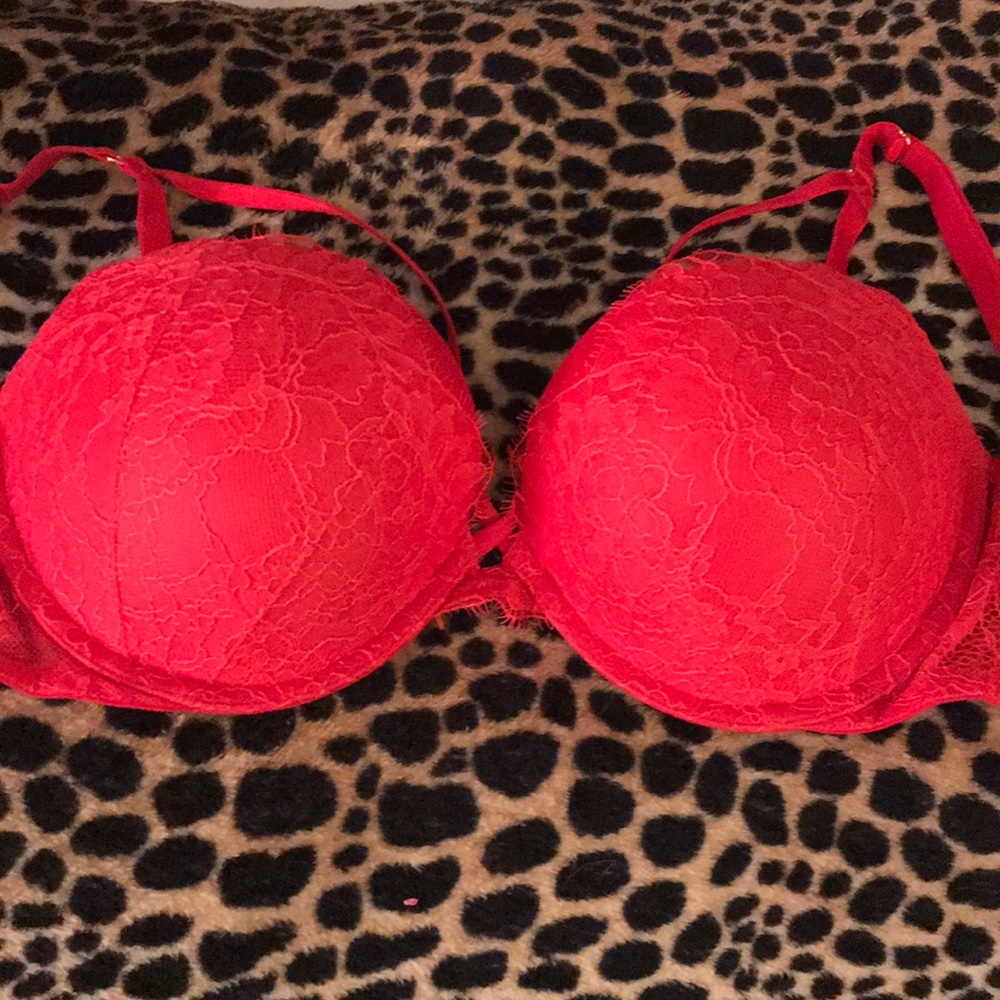 Red push up Victoria’s Secret 32DDD Bra